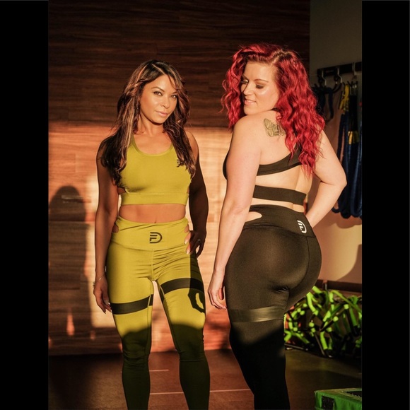 FITDREAMZ 2 PC  Set Athletic Wear - Picture 3 of 5